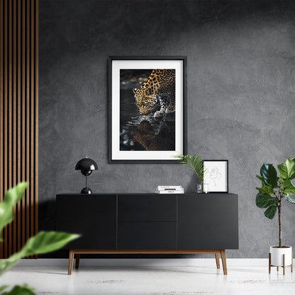 LEOPARD AT WATERSIDE*Papier*40x60*Papier*Kunstwerk*Masculina.nl